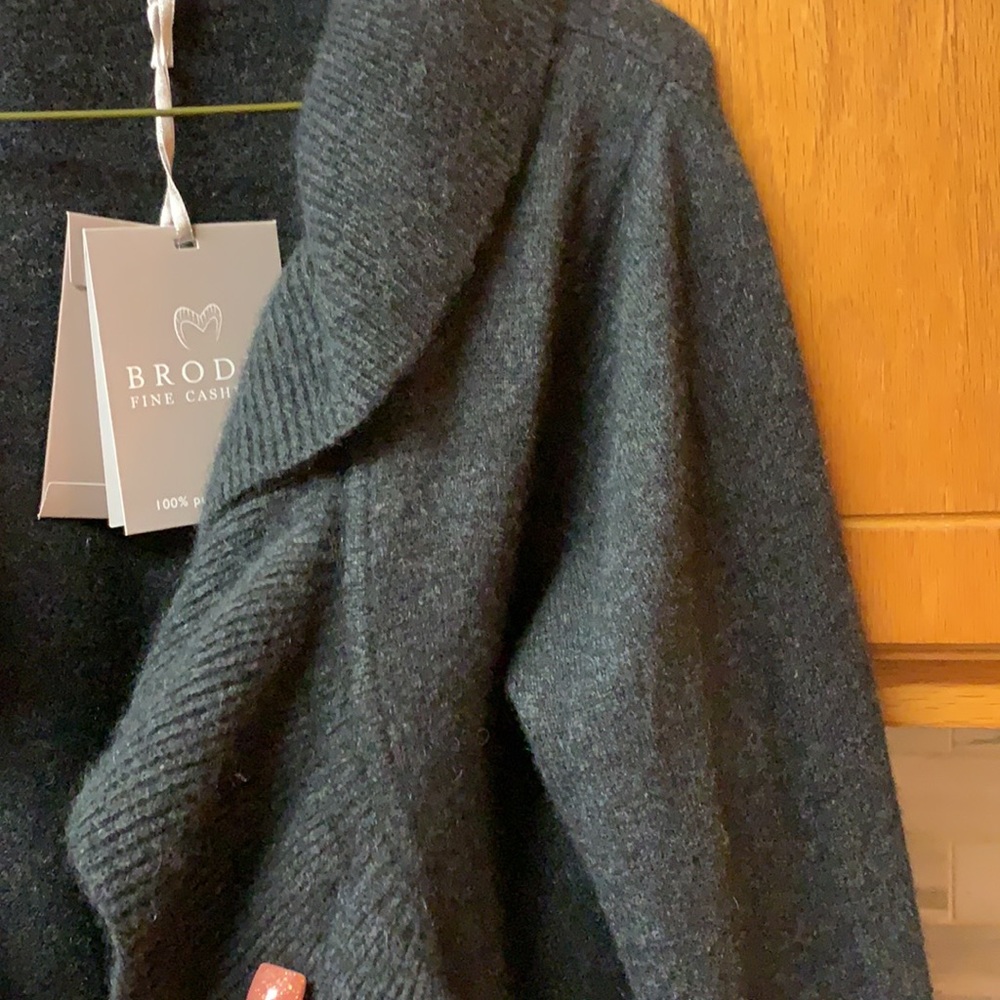 NWT Brodie Cashmere Ruffle cardigan - Picture 4 of 10